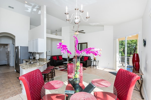 Villa, 3 Bedrooms | In-room dining