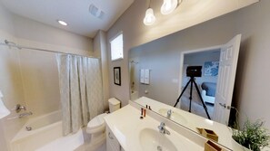 Casa, várias camas | Banheiro | Secador de cabelo, toalhas de banho