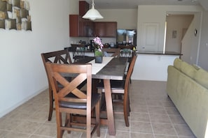 Townhome, 4 Bedrooms | In-room dining