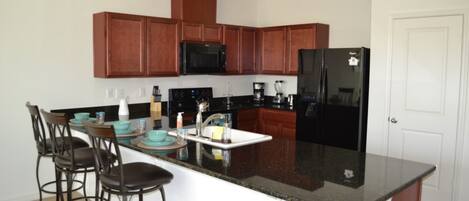 Stadtwohnung, 4 Schlafzimmer | Essbereich im Zimmer