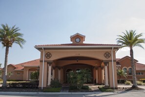 House, 6 Bedrooms | Front of property - Bella Vida 4507 (Kissimmee)
