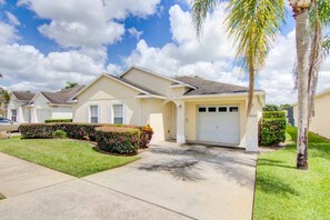 House, 3 Bedrooms | Front of property