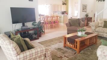 House, 5 Bedrooms | Living area | TV, foosball