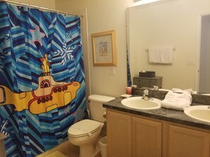 House, 5 Bedrooms | Bathroom