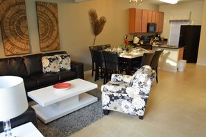 Maison mitoyenne, 3 chambres | Coin séjour | Télévision