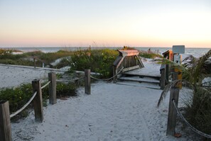 Condo, 3 Bedrooms | Beach - Fort Myers Beach Area 7317 4 (Fort Myers Beach)