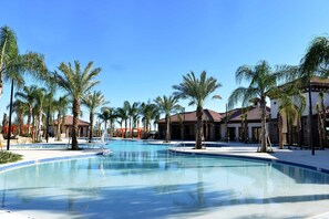 Outdoor pool - Solterra 4047 (Davenport)
