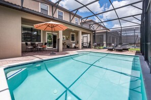 Huvila, 6 makuuhuonetta | Sisäuima-allas | Ulkouima-allas