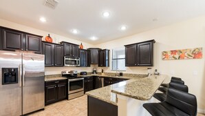 Villa, 6 Bedrooms | Dapur peribadi | Ketuhar gelombang mikro, ketuhar, dapur, mesin basuh pinggan mangkuk 