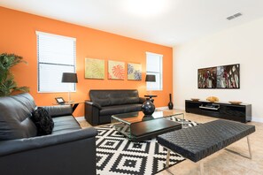 Huvila, 6 makuuhuonetta | Oleskelualue | LCD-televisio