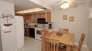 Condo, 2 Bedrooms - Anna Maria Island 1301 2A (Bradenton Beach)