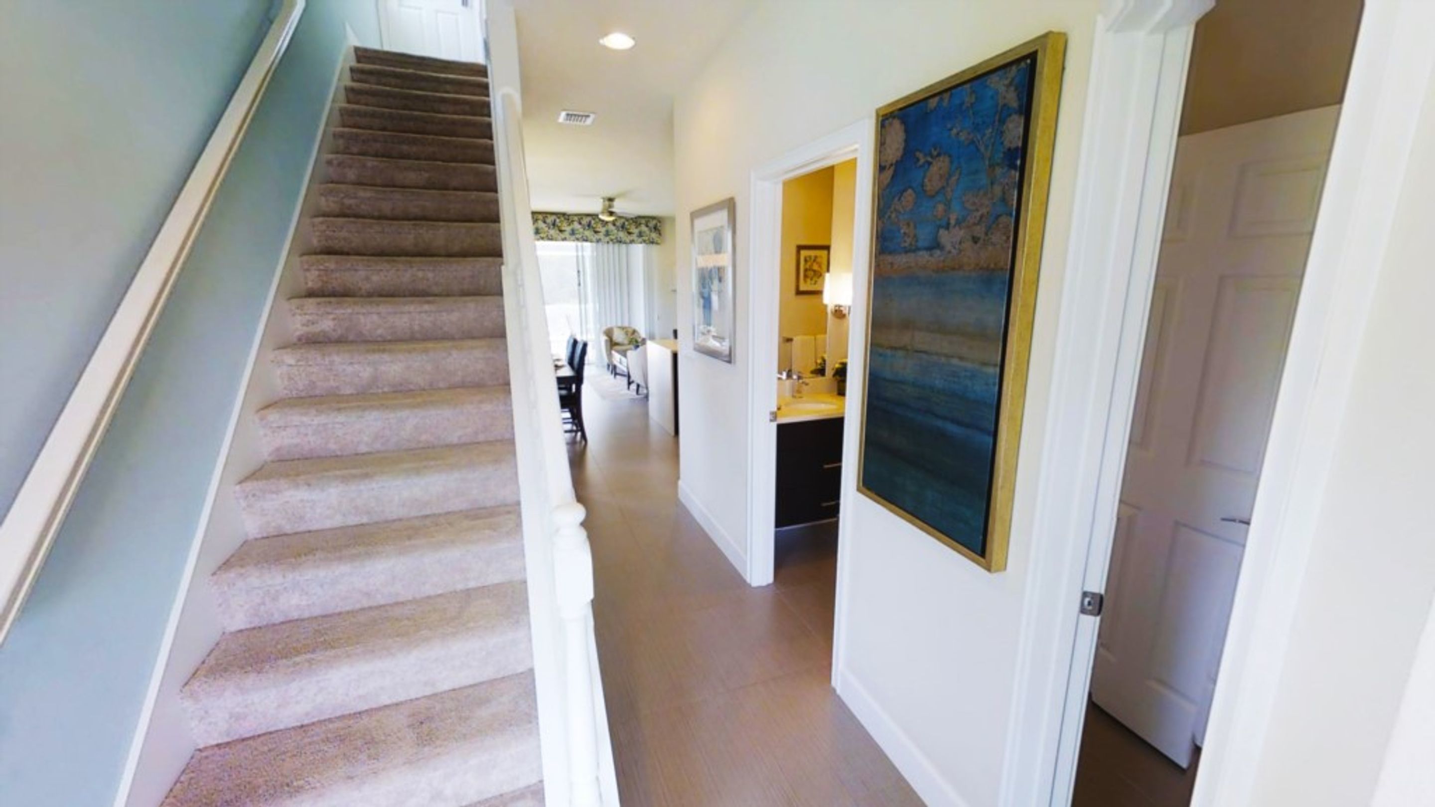 Nhà liên kế, 3 phòng ngủ | Cầu thang