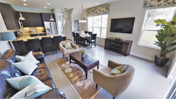Townhome, 3 Bedrooms | Living area | Flat-screen TV - The Retreat 1424 (Clermont)