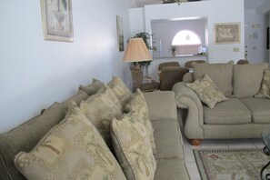 House, 3 Bedrooms | Living area | TV - Indian Wells 5356 (Kissimmee)