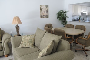 House, 3 Bedrooms | Living area