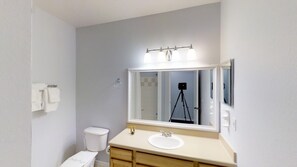 Apartment, 3 Bedrooms | Bathroom | Towels - Runaway Beach 3013 B15.204 (Kissimmee)
