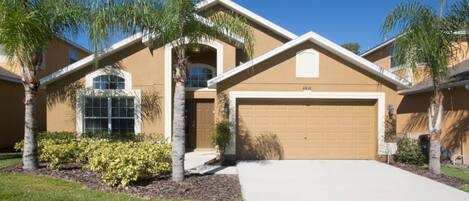 House, 5 Bedrooms | Property grounds