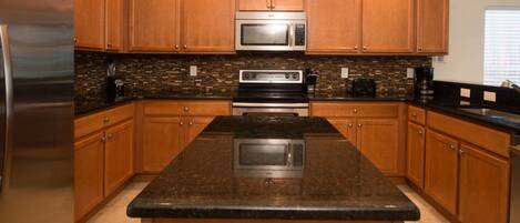 House, 5 Bedrooms | Private kitchen | Dishwasher, cookware/dishes/utensils