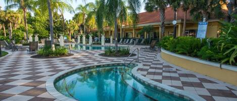 Townhome, 3 Bedrooms | Outdoor spa tub