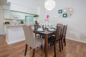 Condo, 3 Bedrooms | In-room dining