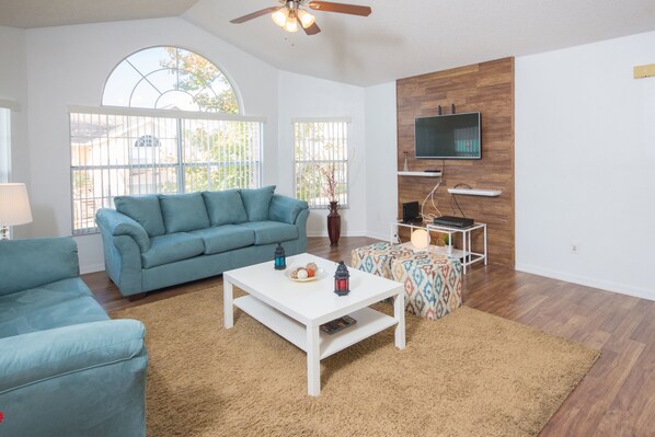 Huoneisto, 3 makuuhuonetta | Oleskelualue | Taulutelevisio