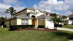 House, 5 Bedrooms | Front of property