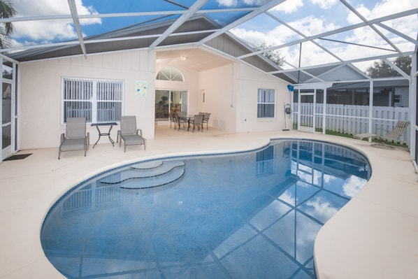 House, 4 Bedrooms | Indoor pool | Outdoor pool, pool loungers