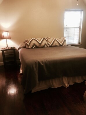 Room - Walk to Boerne's Historic Main Street (Boerne)