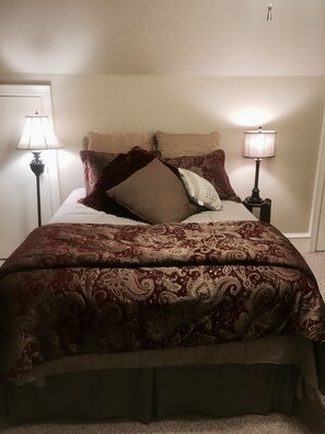 Room - Walk to Boerne's Historic Main Street (Boerne)