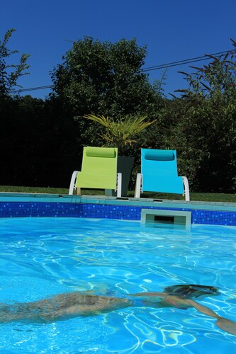 Gîte 4/6personnes cosy, dans un joli parc avec piscine proche Sarlat 