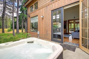 Terrace/patio - Suncadia 5 Bdrm Home Boasting 3,000 Square Feet of Fun for Families (Cle Elum)