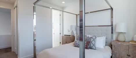 6 habitaciones, tabla de planchar con plancha, cuna de viaje y wifi