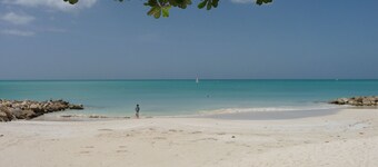 A small and intimate Apart - Hotel right on the beach