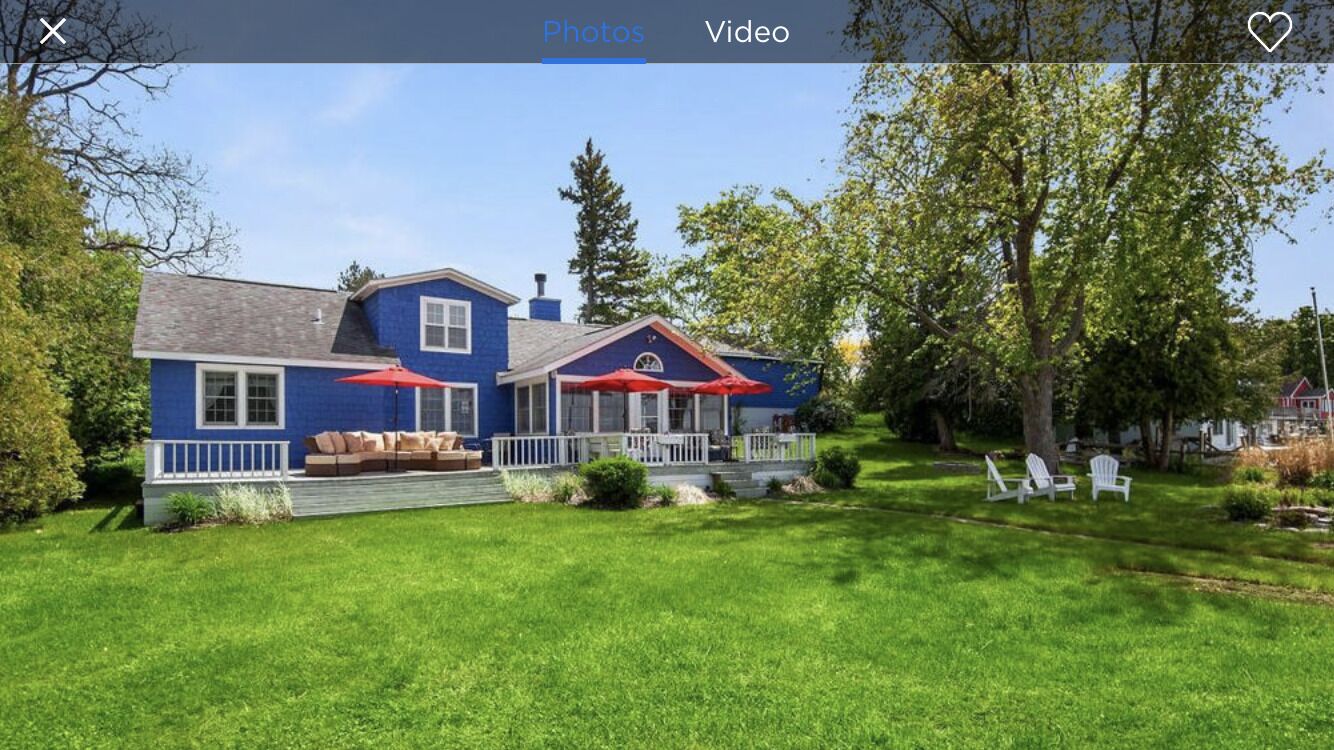 Spacious Lakefront Cottage In Bear Lake M