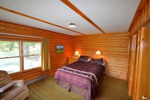 4 室のベッドルーム、アイロン / アイロン台、WiFi (無料)、ベッドシーツ