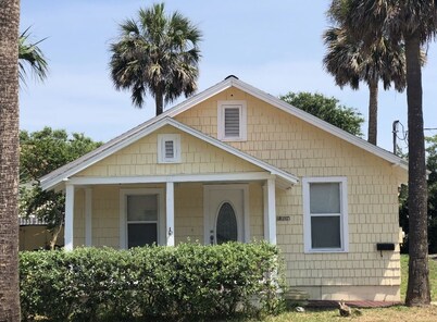 Jacksonville Beach house close to Mayo Clinic