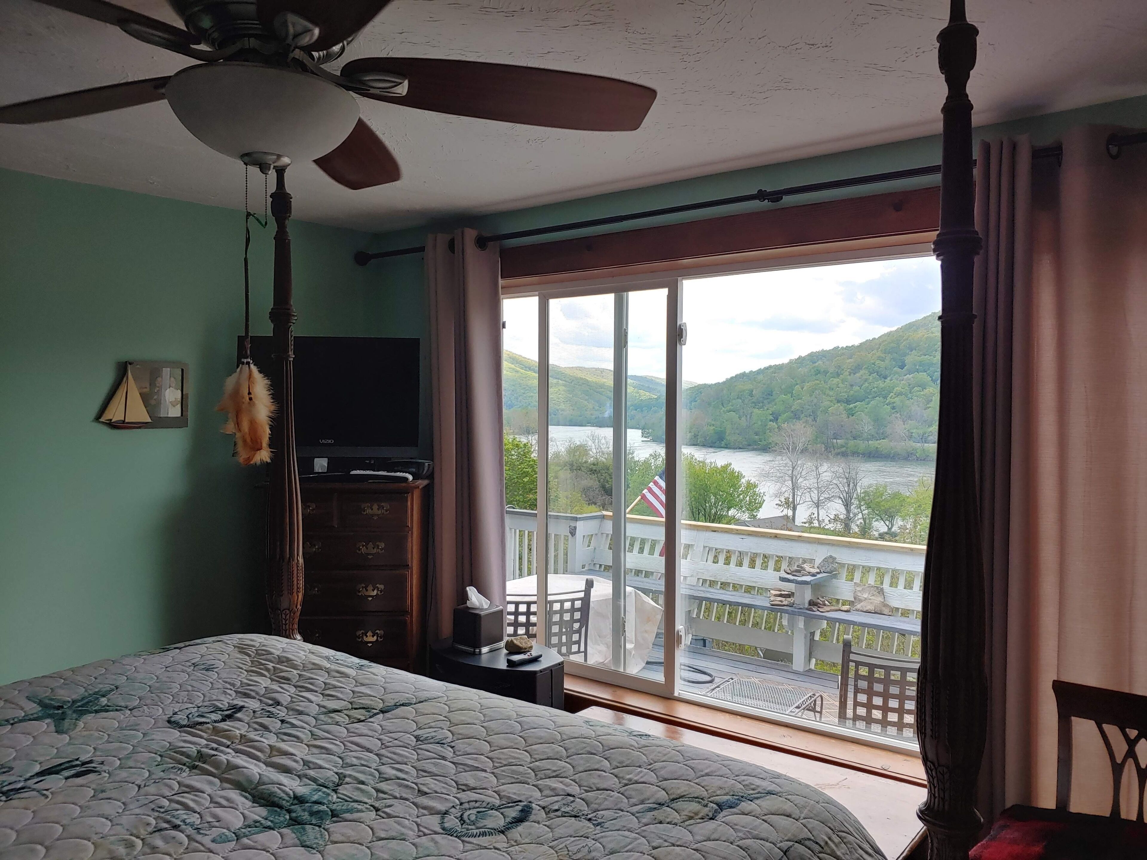 Charming Cabin built in 1936,<br>Just 12 miles from the  Virginia Tech campus .