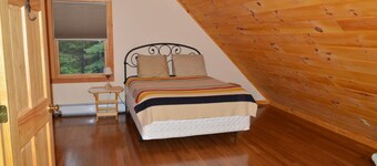 Gorgeous Chalet near Whiteface Skiing, Hiking, Fishing & ADK Wildlife Refuge