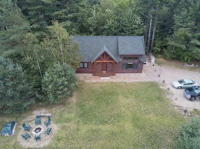 Gorgeous Chalet near Whiteface Skiing, Hiking, Fishing & ADK Wildlife Refuge