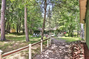 Property grounds - Inn-Town House, Boulder Juncton , Prime Bike Trail Location (Boulder Junction)