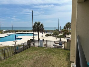 Property grounds - This bright and colorful "beachy" condo is perfect for those seeking the sun! (Indian Beach)