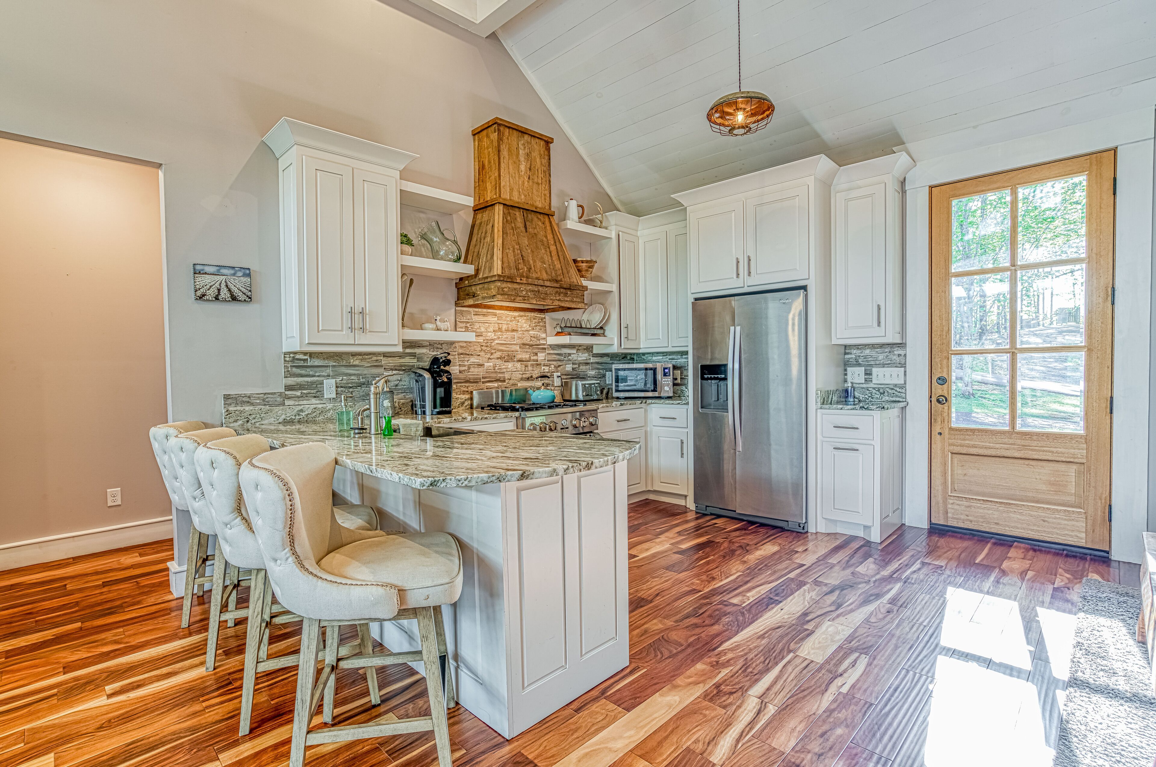 Waterfront W/Dock<br>5 Bedroom, with Hot Tub! One mile from Aqua Yacht!