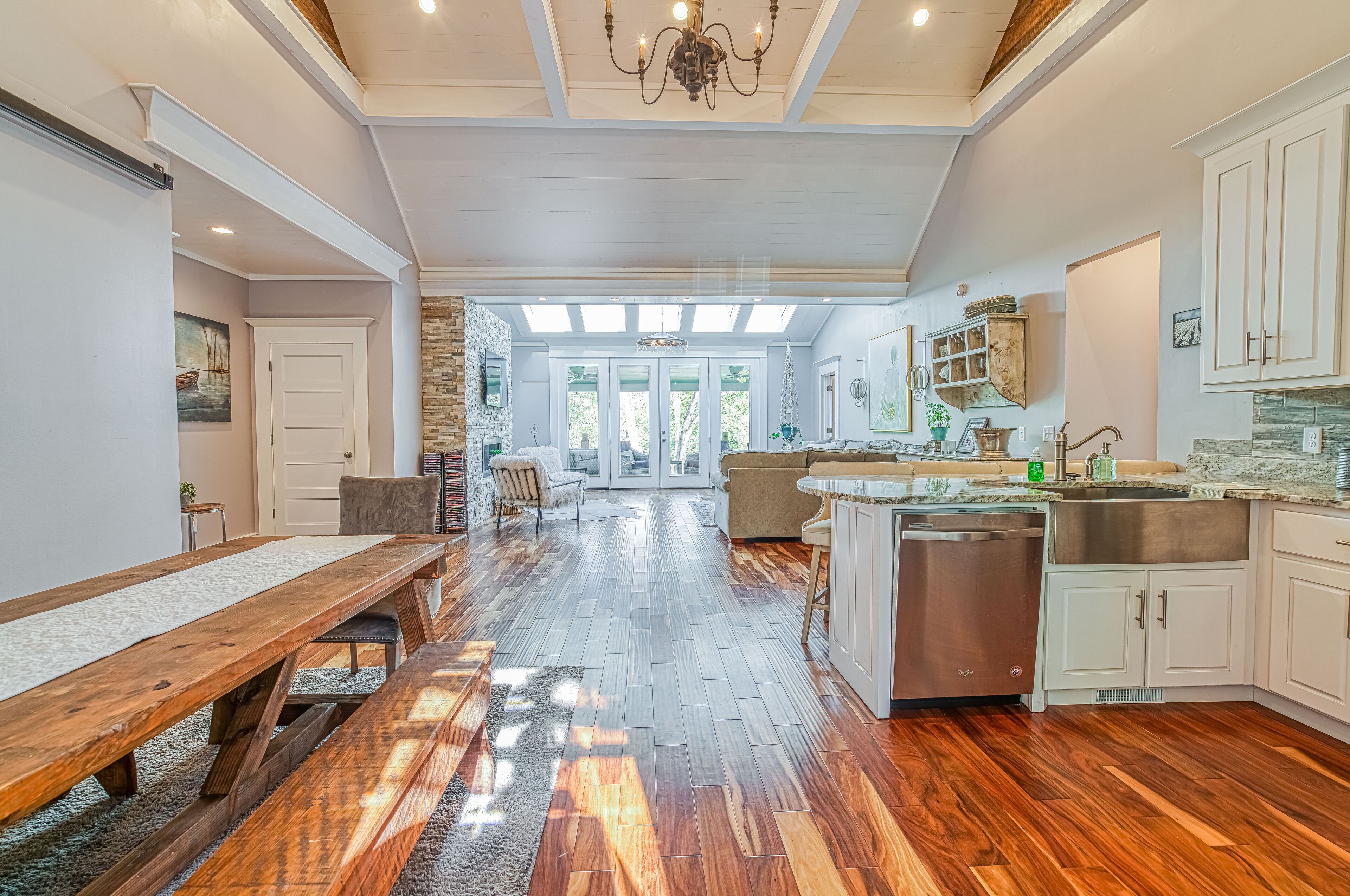 Waterfront W/Dock<br>5 Bedroom, with Hot Tub! One mile from Aqua Yacht!