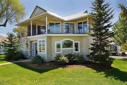 Lakefront 3-BR Home Summer Getaways & Sports Force