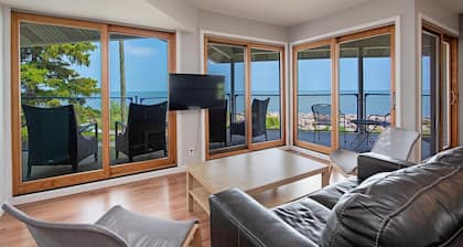 Lakefront 3-BR Home a dos millas de Cedar Point y Sports Force