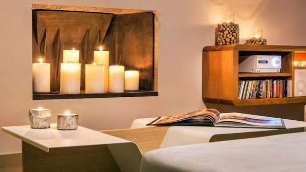 Spa - Modern house in the center of Fira 4 -5 guests (Thira)