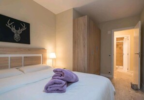 1 bedroom, in-room safe, WiFi, bed sheets