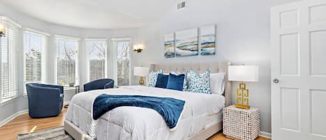 5 bedrooms, iron/ironing board, WiFi, bed sheets