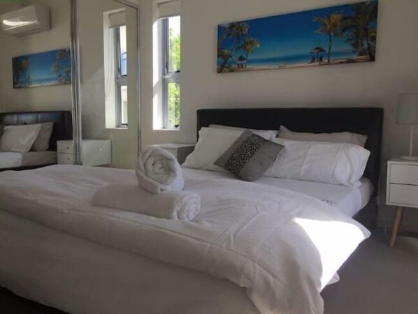 Family Apartment, 2 Double Beds, Pool View