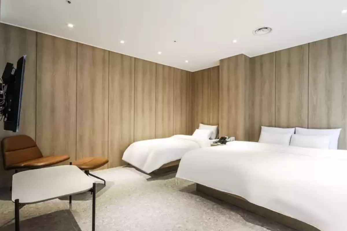 Cortinas blackout, sistema de insonorización y wifi gratis